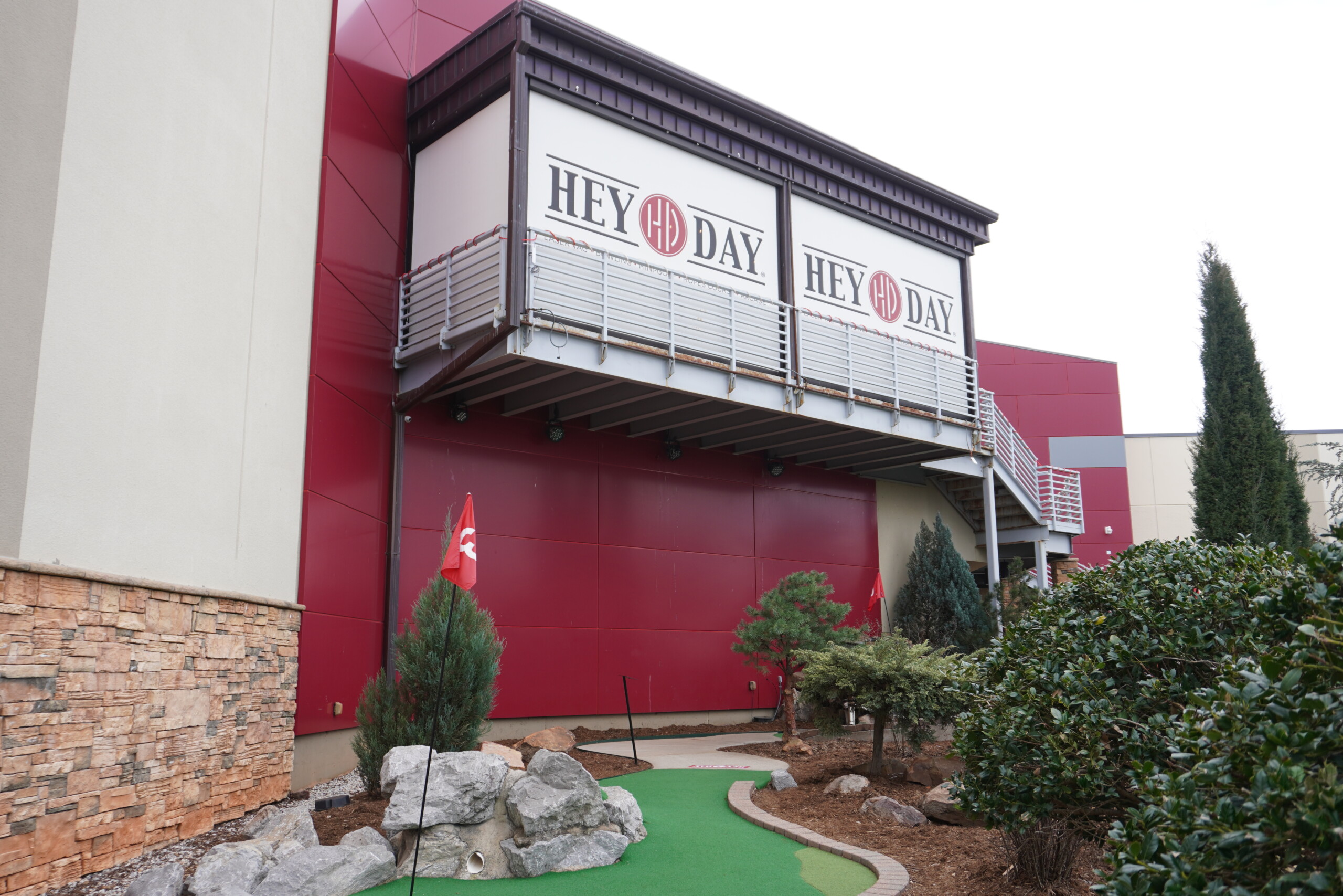 Power screens for a business